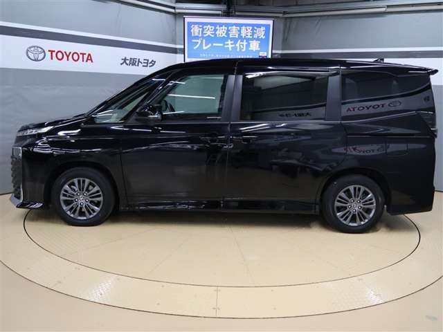 Toyota Voxy 5