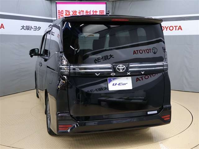 Toyota Voxy 6