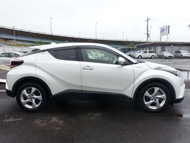 Toyota C-HR 4