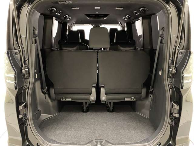 Toyota Voxy 12