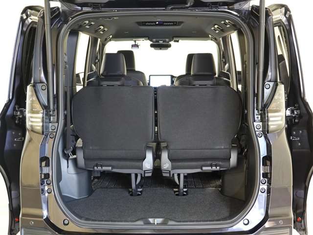 Toyota Voxy 12