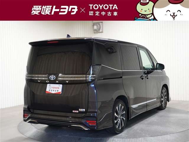 Toyota Voxy 2