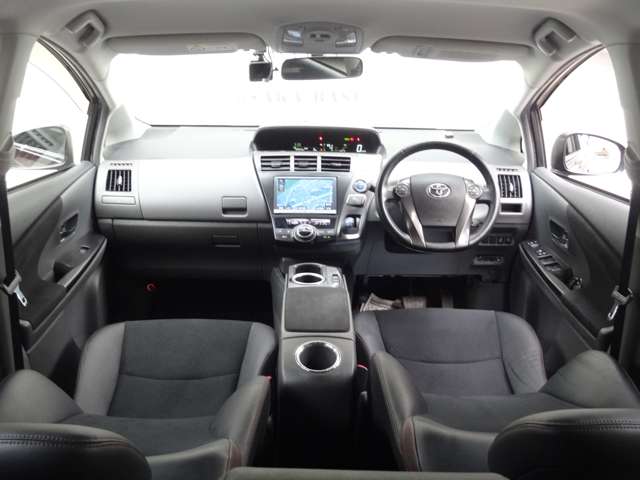 Toyota Prius α 5