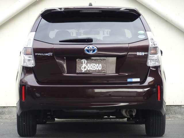 Toyota Prius α 9
