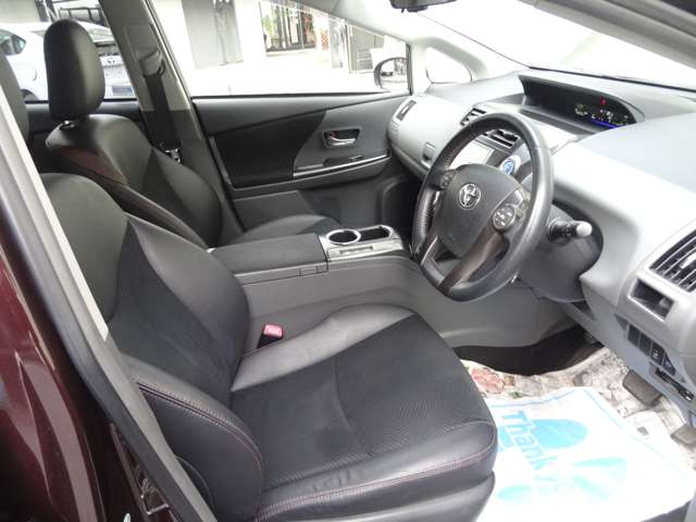Toyota Prius α 10