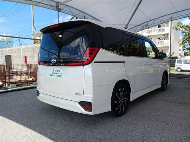Toyota Noah 7