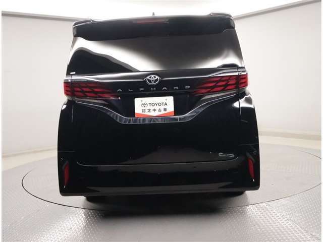 Toyota Alphard 4