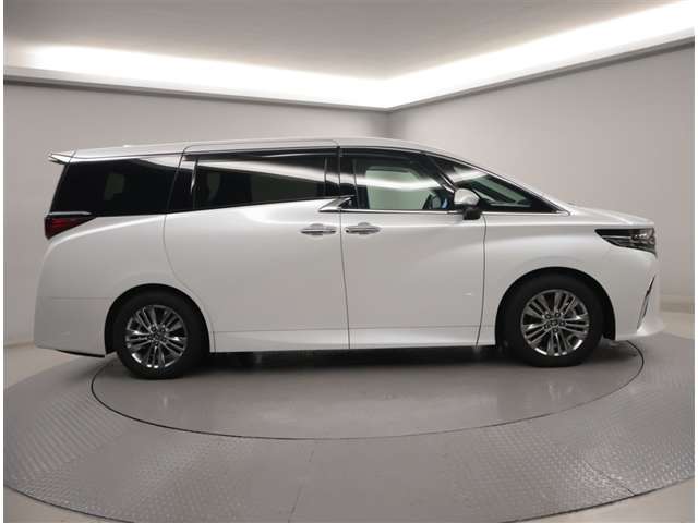 Toyota Alphard 2