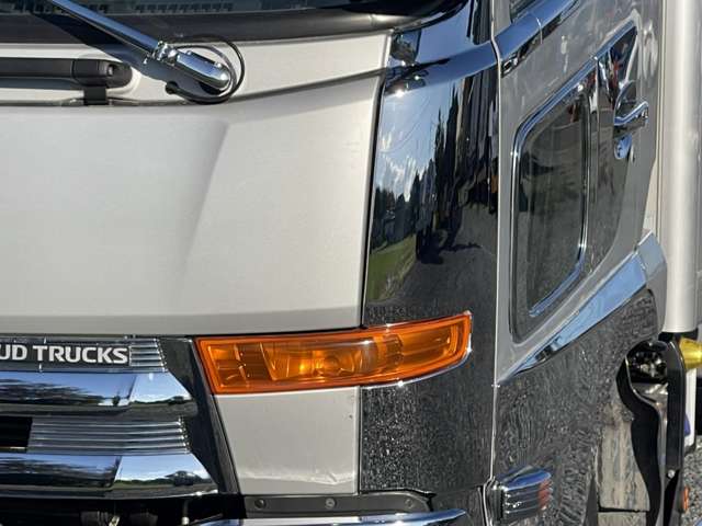 UD Trucks Condor 7