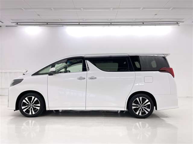 Toyota Alphard 5