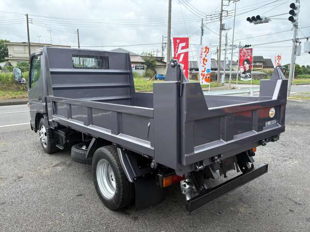 Mitsubishi Fuso Canter 9