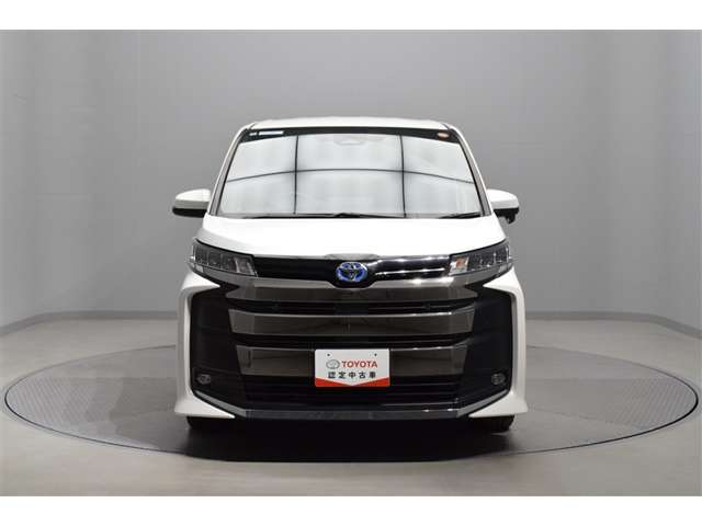 Toyota Noah 8
