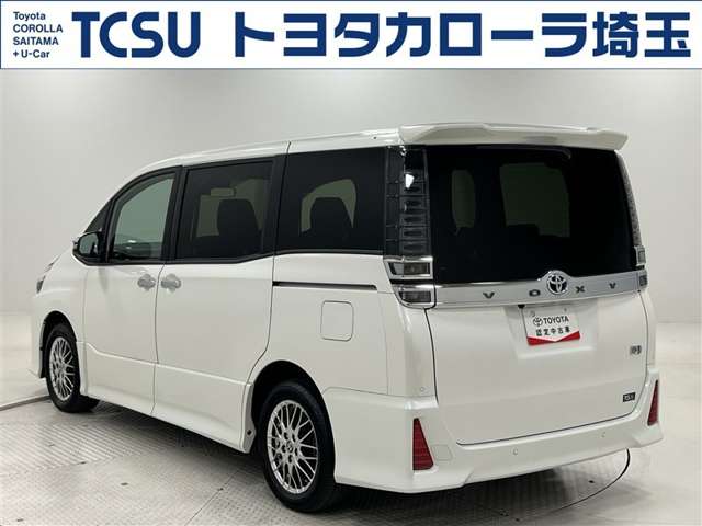Toyota Voxy 11
