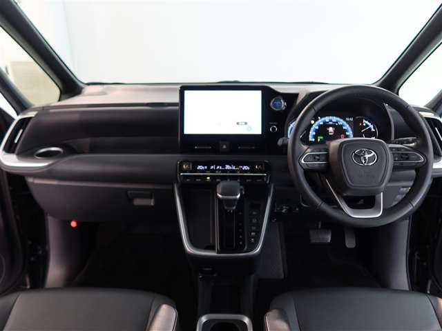 Toyota Noah 8