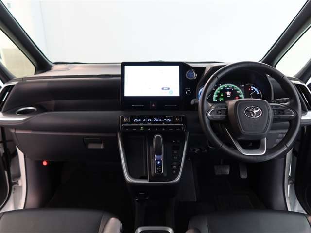 Toyota Noah 8