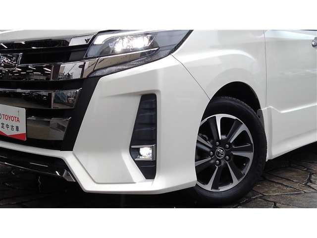 Toyota Noah 3