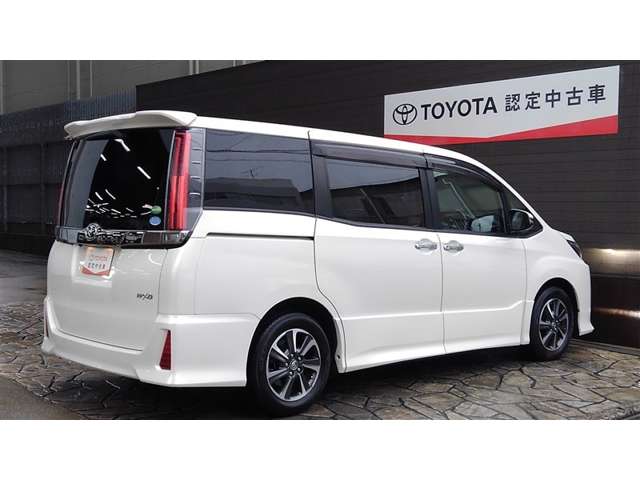Toyota Noah 6