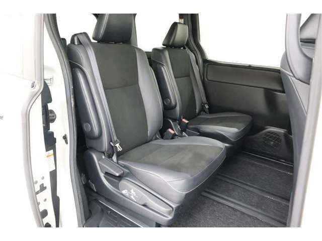 Toyota Noah 12