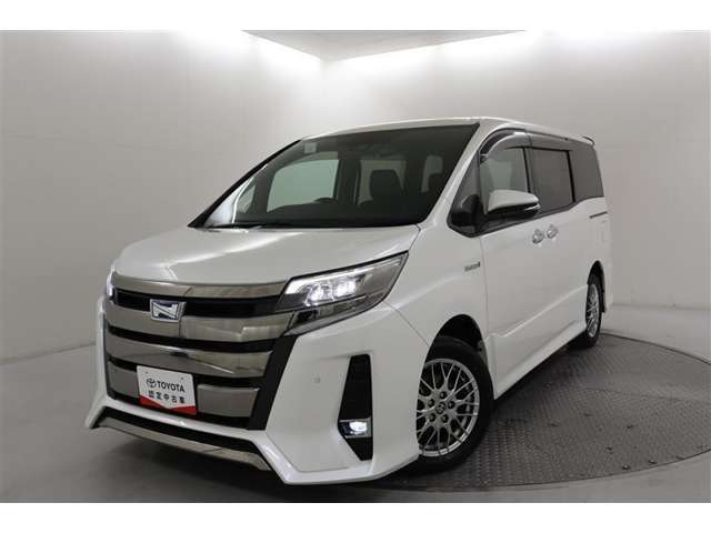 Toyota Noah 5