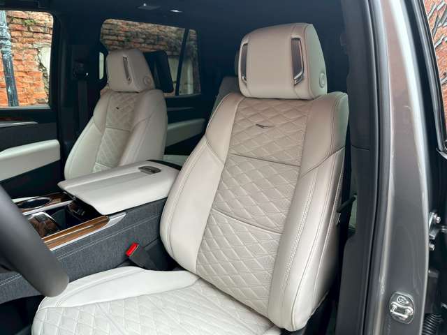 Cadillac エスカレード 4