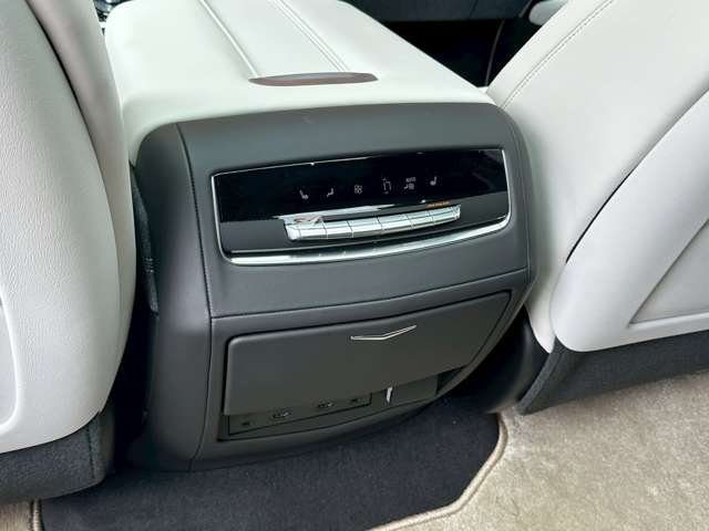 Cadillac エスカレード 9