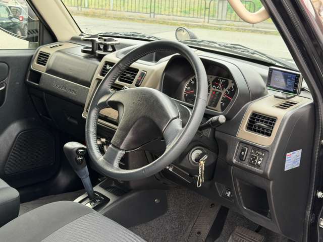 Mitsubishi Pajero Mini 8