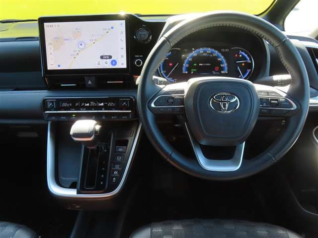 Toyota Voxy 9