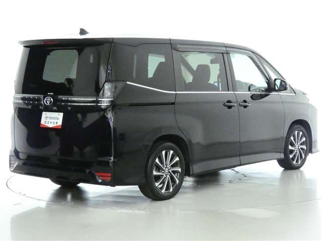 Toyota Voxy 6