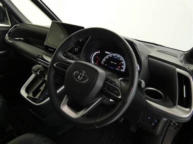 Toyota Voxy 2