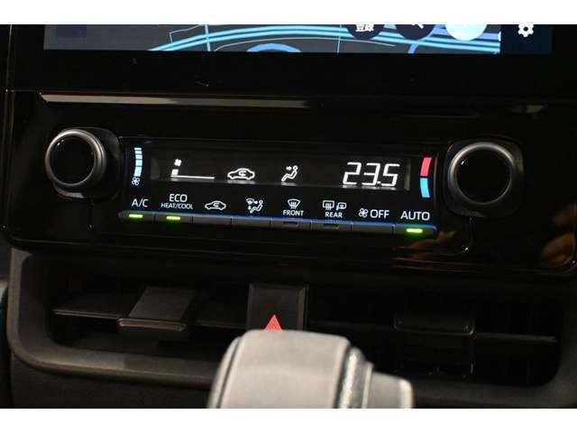 Toyota Sienta 11