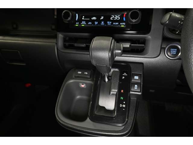 Toyota Sienta 10