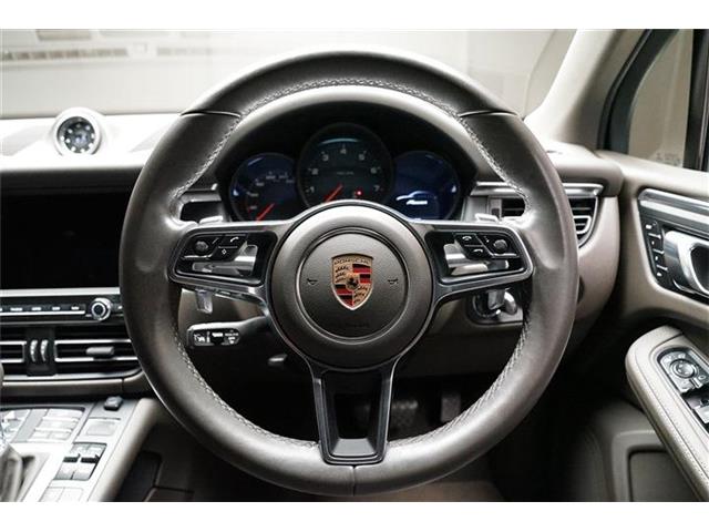 Porsche Macan 12
