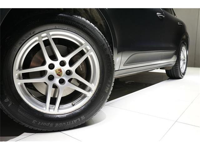 Porsche Macan 8