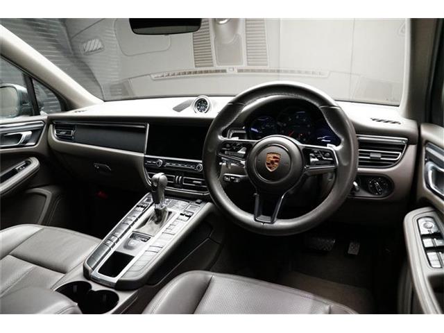 Porsche Macan 9