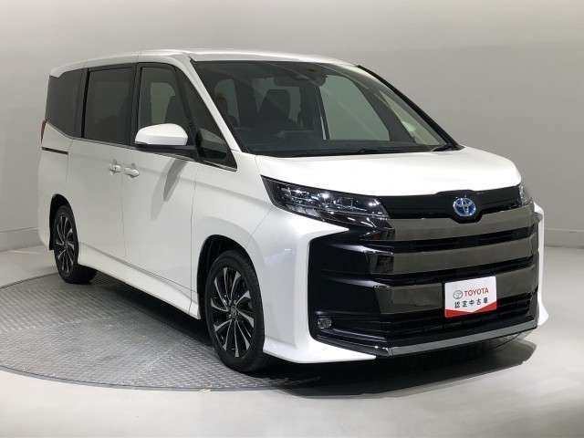 Toyota Noah 7