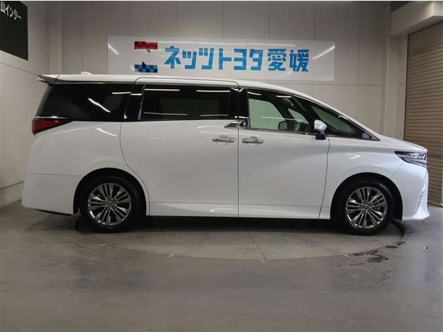 Toyota Alphard 6