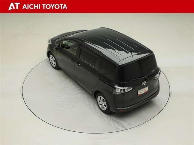 Toyota Sienta 12