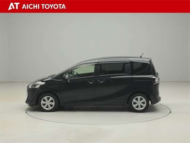 Toyota Sienta 3