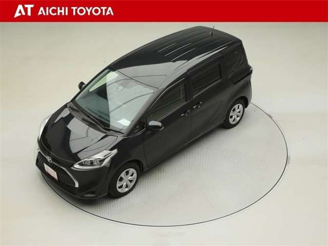 Toyota Sienta 10