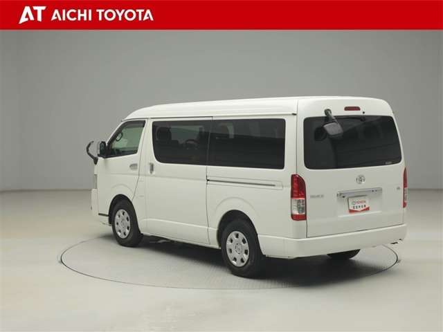 Toyota Hiace 4