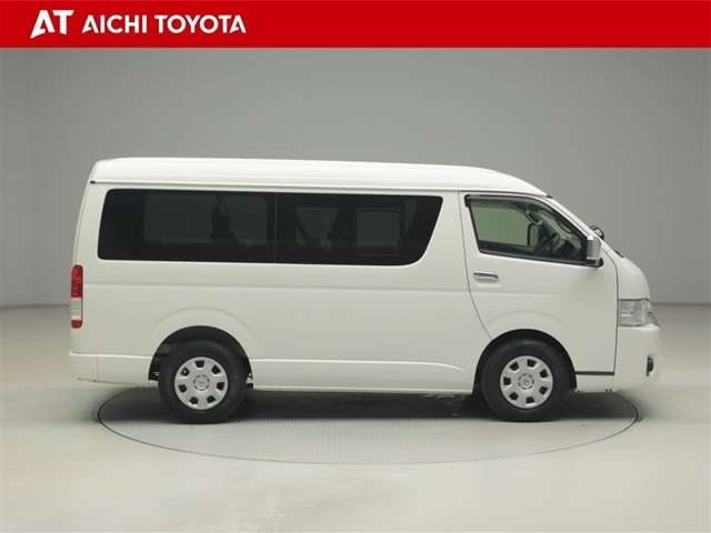 Toyota Hiace 7