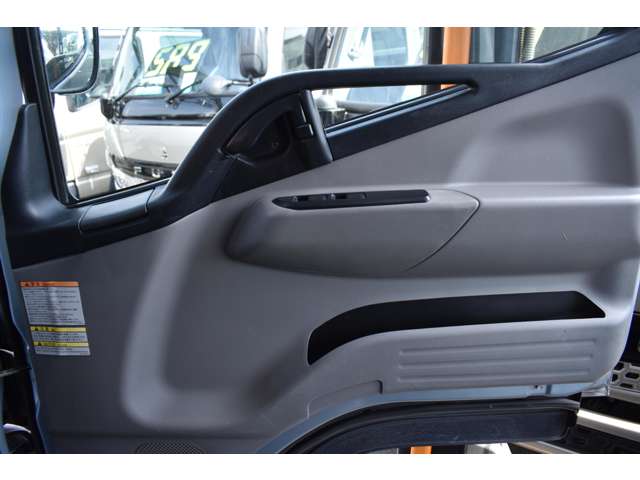 Mitsubishi Fuso Canter 9
