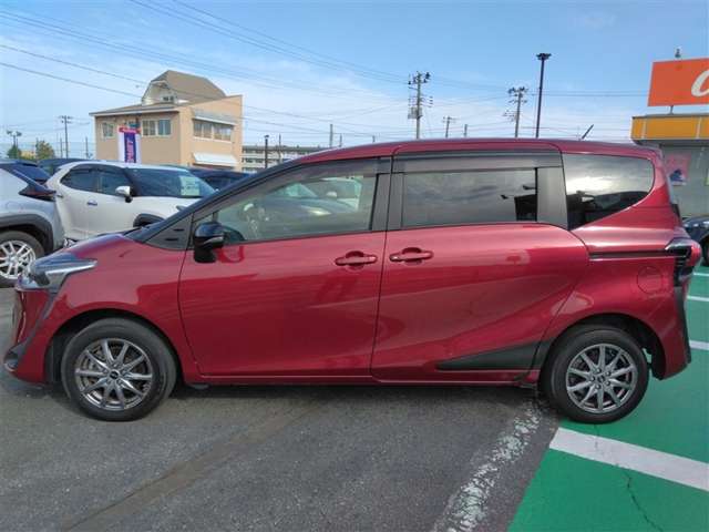 Toyota Sienta 2