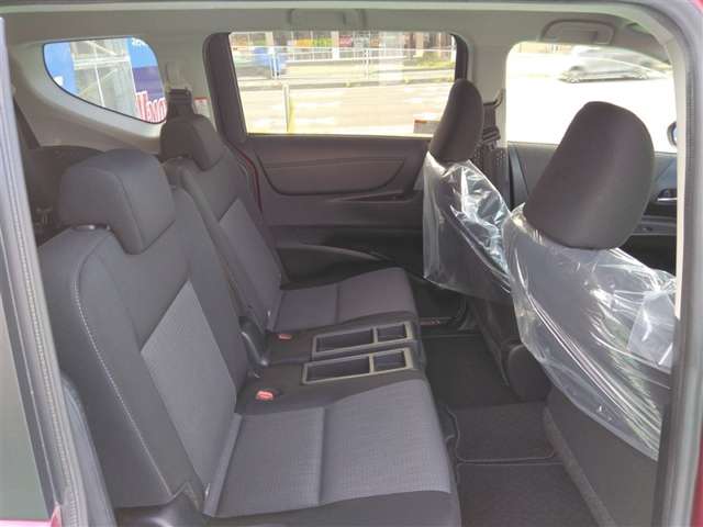 Toyota Sienta 7