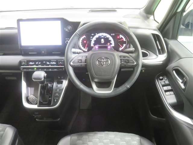 Toyota Voxy 8