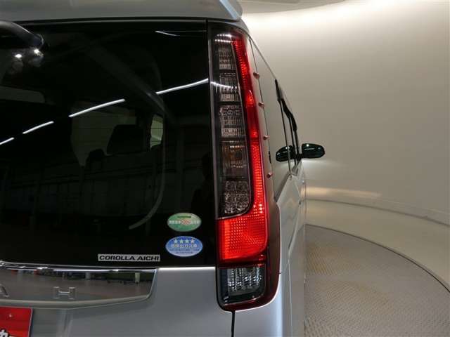 Toyota Noah 7