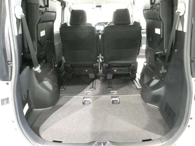 Toyota Noah 10