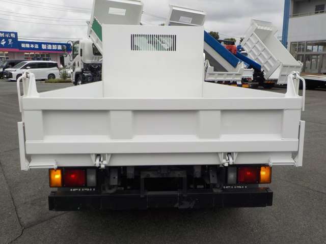 Isuzu Elf 6