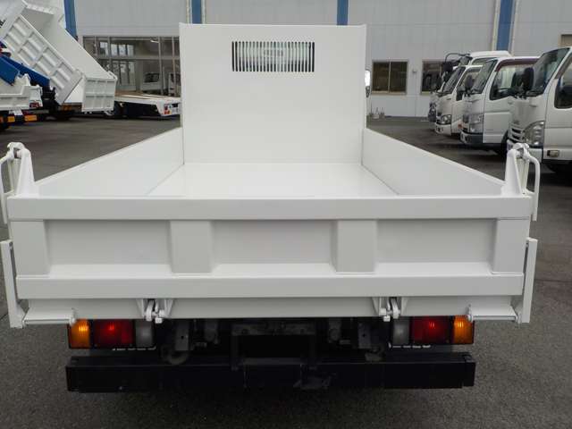 Isuzu Elf 9