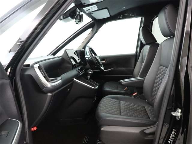 Toyota Voxy 11